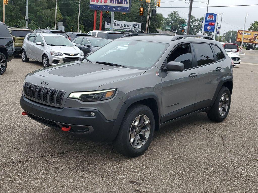 2019 Sting-Gray Clearcoat /Black Jeep Cherokee Trailhawk 4WD (1C4PJMBX3KD) with an 3.2L V6 DOHC 24V engine, 9A transmission, located at 234 Columbia Ave, Battle Creek, MI, 49015, (269) 222-0088, 42.298264, -85.192543 - <b>Vehicle Details</b><br>Introducing the 2019 Jeep Cherokee Trailhawk, a robust and versatile SUV designed to tackle both urban streets and rugged trails with ease. Equipped with a powerful V6, 3.2L engine and an advanced 4WD system, this vehicle delivers exceptional performance and reliability in - Photo#3