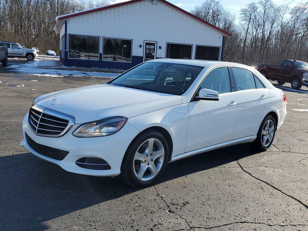 2014 Polar White /Silk Beige/Espresso Brown Mercedes-Benz E-Class E350 Sedan (WDDHF5KB9EA) with an 3.5L V6 DOHC 24V engine, 7-Speed Automatic transmission, located at 234 Columbia Ave, Battle Creek, MI, 49015, (269) 222-0088, 42.298264, -85.192543 - Introducing the 2014 Mercedes-Benz E-Class E350, a hallmark of luxury and performance. This refined sedan seamlessly combines sophisticated design with dynamic capabilities, making it an ideal choice for discerning drivers. Equipped with a robust V6, 3.5L engine, the E350 delivers a smooth yet power - Photo#3