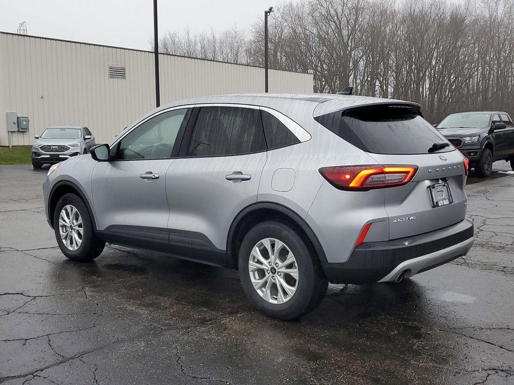 2024 Iconic Silver Metallic /Ebony Ford Escape Active AWD (1FMCU9GN4RU) with an 1.5L L3 engine, 8A transmission, located at 6064 Gull Rd, Kalamazoo, MI, 49048, (269) 222-0088, 42.328388, -85.512924 - <b>Vehicle Details</b><br>Discover the impressive 2024 Ford Escape Active, a dynamic and versatile SUV designed to enhance your driving experience. With just 22,108 miles on the odometer, this vehicle promises reliability and longevity for miles to come. Equipped with an efficient 3-cylinder, 1.5L e - Photo#2