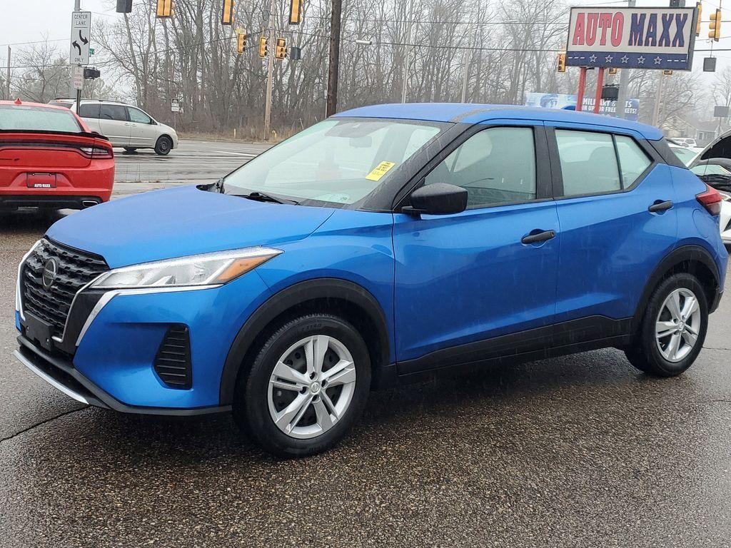 2021 Electric Blue Metallic /Charcoal Nissan Kicks S (3N1CP5BV2ML) with an 1.6L L4 engine, CVT transmission, located at 234 Columbia Ave, Battle Creek, MI, 49015, (269) 222-0088, 42.298264, -85.192543 - Discover the perfect blend of style, efficiency, and technology with our 2021 Nissan Kicks S, now available at our dealership. This compact SUV, equipped with a fuel-efficient 4-cylinder, 1.6L engine, offers an enjoyable and economical driving experience, making it an ideal choice for both city comm - Photo#3