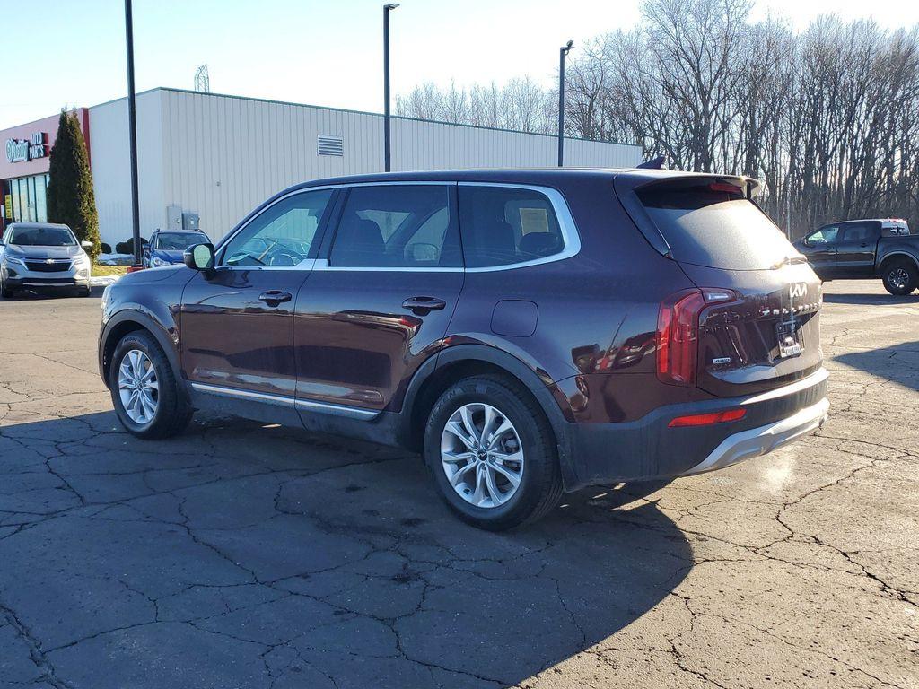 2022 /Black Kia Telluride LX AWD (5XYP2DHC3NG) with an 3.8L V6 DOHC 24V engine, 8A transmission, located at 6064 Gull Rd, Kalamazoo, MI, 49048, (269) 222-0088, 42.328388, -85.512924 - Discover exceptional value and performance with this stunning 2022 Kia Telluride LX, now available at our dealership. This one-owner SUV is perfect for families and adventurers alike, offering a smooth and powerful drive with its robust V6, 3.8L engine and dependable all-wheel drive system. <br><br> - Photo#3