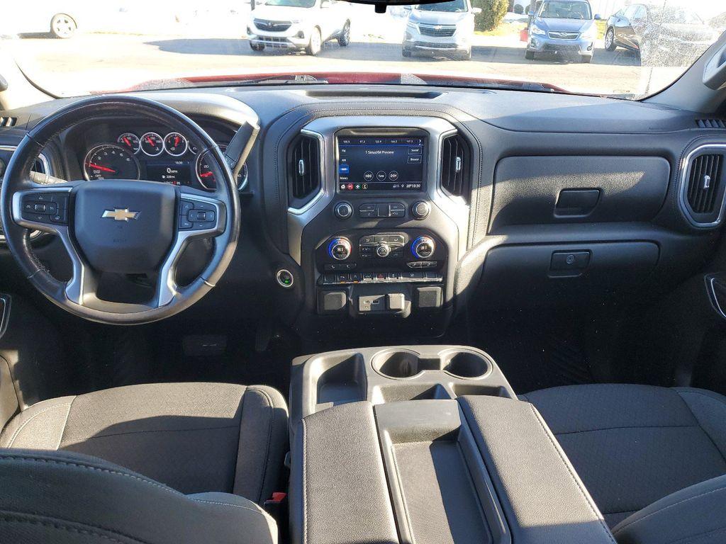 2021 Red Hot /Jet Black Chevrolet Silverado 1500 LT Double Cab 4WD (1GCRYDEK4MZ) with an 2.7L L4 DOHC 16V TURBO engine, 6A transmission, located at 6064 Gull Rd, Kalamazoo, MI, 49048, (269) 222-0088, 42.328388, -85.512924 - Explore the perfect blend of power and efficiency with this pre-owned 2021 Chevrolet Silverado 1500 LT. Equipped with a robust 4-cylinder, 2.7L engine, this truck offers the capability you need with the fuel economy you desire. The advanced 4WD system ensures dependable performance whether you're na - Photo#7