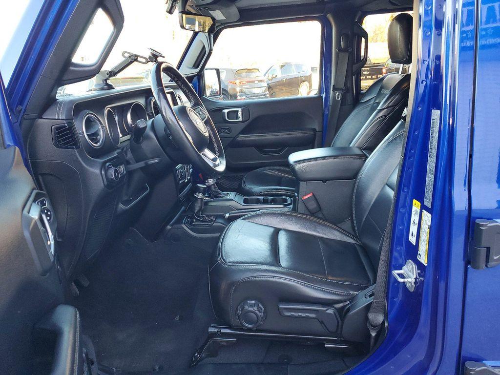 2020 Ocean Blue Metallic Clearcoat /Black Jeep Wrangler Unlimited Sahara (1C4HJXEG7LW) with an 3.6L V6 DOHC 24V FFV engine, 6A transmission, located at 234 Columbia Ave, Battle Creek, MI, 49015, (269) 222-0088, 42.298264, -85.192543 - <b>Equipment</b><br>Carry lots of cargo while your passengers are comfortable. When you encounter slick or muddy roads, you can engage the four wheel drive on this unit and drive with confidence. This unit has a V6, 3.6L high output engine. This 2020 Jeep Wrangler is equipped with a gasoline engine. - Photo#7