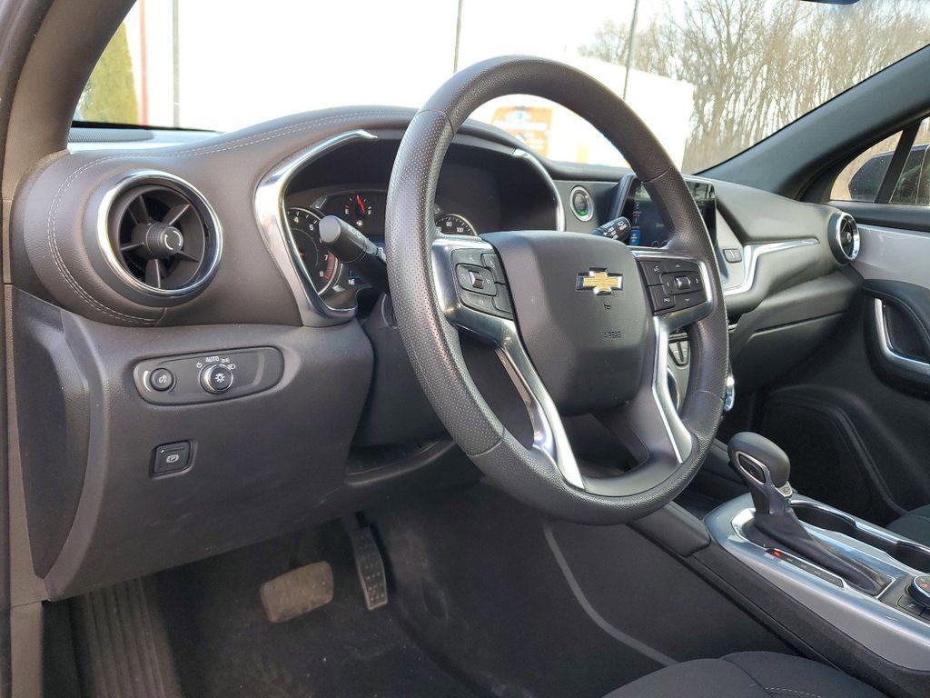 2022 Black /Jet Black Chevrolet Blazer 2LT AWD (3GNKBHR49NS) with an 2.0L L4 DOHC 16 TURBO engine, 9A transmission, located at 6064 Gull Rd, Kalamazoo, MI, 49048, (269) 222-0088, 42.328388, -85.512924 - Discover the perfect blend of style, efficiency, and performance with this pre-owned 2022 Chevrolet Blazer LT. This versatile SUV, with just 39,286 miles on the odometer, is ready to elevate your driving experience. Equipped with a robust 4-cylinder, 2.0L engine and advanced All-Wheel Drive, the Che - Photo#16