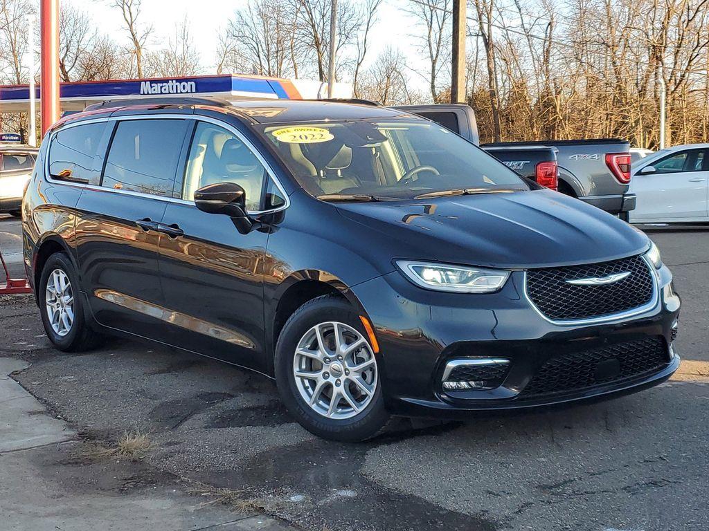 2022 Brilliant Black Crystal Pearlcoat /Black/Alloy/Black Chrysler Pacifica Touring-L (2C4RC1BG7NR) with an 3.6L V6 DOHC 24V engine, 9A transmission, located at 234 Columbia Ave, Battle Creek, MI, 49015, (269) 222-0088, 42.298264, -85.192543 - **Equipment listed is based on original vehicle build and subject to change. Please confirm the accuracy of the included equipment by calling the dealer prior to purchase.** - Photo#0