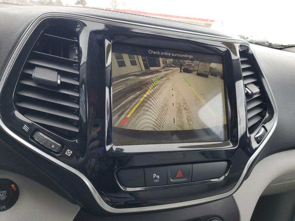 2019 Billet Silver Metallic Clearcoat /Ski Gray/Black Jeep Cherokee Limited 4WD (1C4PJMDX3KD) with an 3.2L V6 DOHC 24V engine, 9A transmission, located at 234 Columbia Ave, Battle Creek, MI, 49015, (269) 222-0088, 42.298264, -85.192543 - Quick Order Package 26G **Equipment listed is based on original vehicle build and subject to change. Please confirm the accuracy of the included equipment by calling the dealer prior to purchase.** - Photo#20