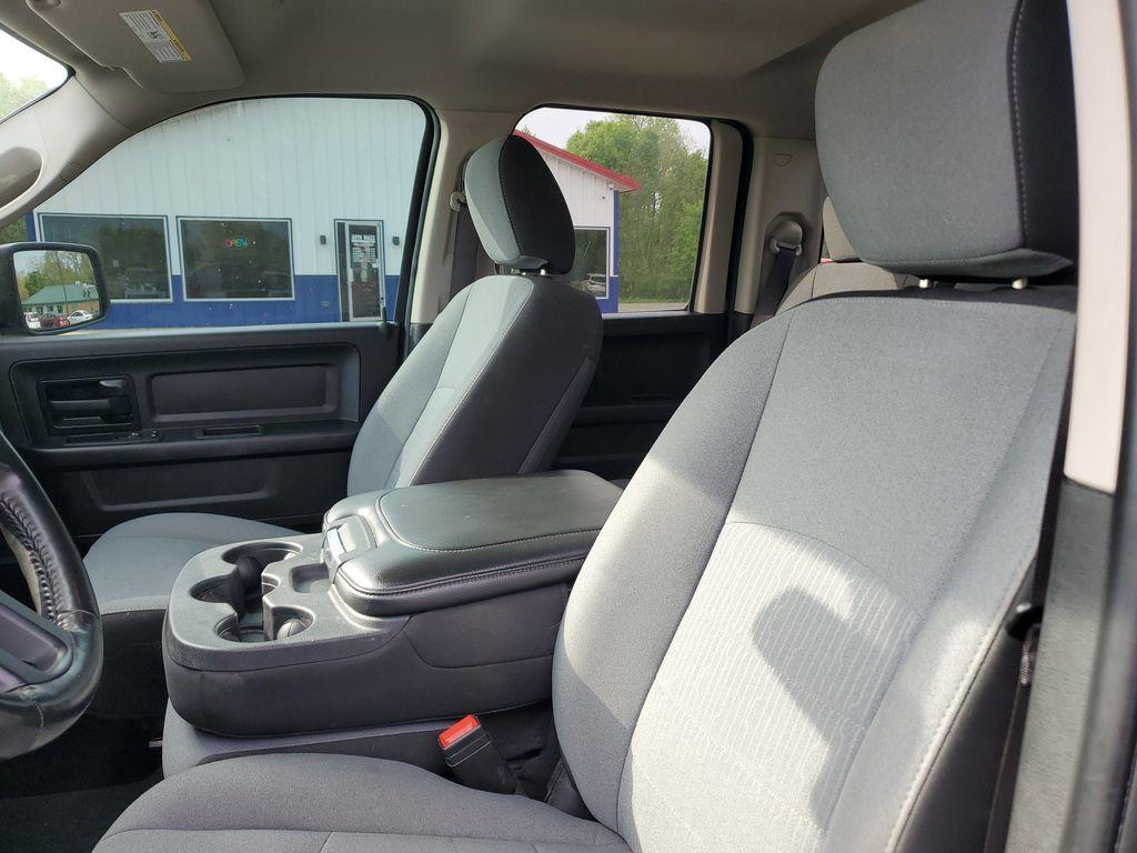 2021 Diamond Black Crystal Pearl /Diesel Grey/Black RAM 1500 Classic Tradesman Quad Cab 4WD (1C6RR7FG5MS) with an 3.6L V6 DOHC 24V FFV engine, 8A transmission, located at 6064 Gull Rd, Kalamazoo, MI, 49048, (269) 222-0088, 42.328388, -85.512924 - Rev up your adventure with this dynamic 2021 Ram 1500 Classic Express! With just 46,538 miles on the odometer, this powerhouse is ready to elevate your driving experience to new heights. Equipped with a robust V6, 3.6L engine and 4WD capability, this truck is built to conquer both city streets and r - Photo#12