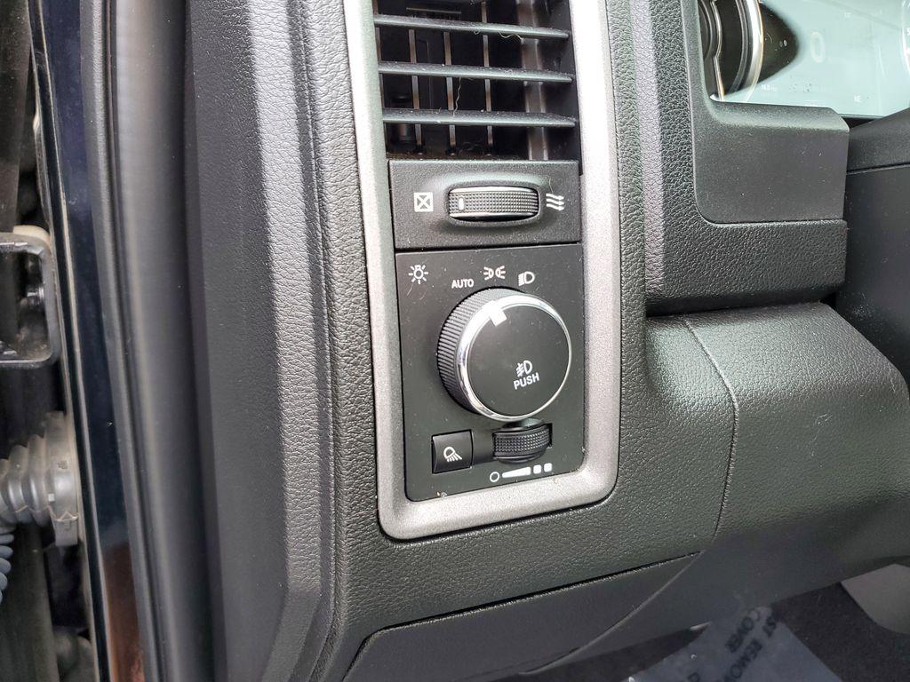 2021 Diamond Black Crystal Pearl /Diesel Grey/Black RAM 1500 Classic Tradesman Quad Cab 4WD (1C6RR7FG5MS) with an 3.6L V6 DOHC 24V FFV engine, 8A transmission, located at 6064 Gull Rd, Kalamazoo, MI, 49048, (269) 222-0088, 42.328388, -85.512924 - Rev up your adventure with this dynamic 2021 Ram 1500 Classic Express! With just 46,538 miles on the odometer, this powerhouse is ready to elevate your driving experience to new heights. Equipped with a robust V6, 3.6L engine and 4WD capability, this truck is built to conquer both city streets and r - Photo#14