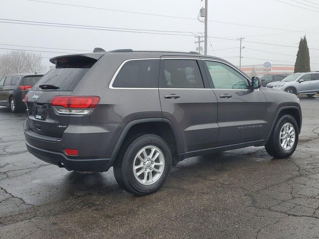 2020 Granite Crystal Metallic Clearcoat /BLACK Jeep Grand Cherokee Laredo 4WD (1C4RJFAG7LC) with an 3.6L V6 DOHC 24V engine, 8A transmission, located at 6064 Gull Rd, Kalamazoo, MI, 49048, (269) 222-0088, 42.328388, -85.512924 - Discover the perfect blend of power and sophistication with this pre-owned 2020 Jeep Grand Cherokee Laredo E, equipped with 4WD for those who crave adventure and reliability. Under the hood lies a robust V6, 3.6L engine that effortlessly balances performance with fuel efficiency, ensuring every jour - Photo#3