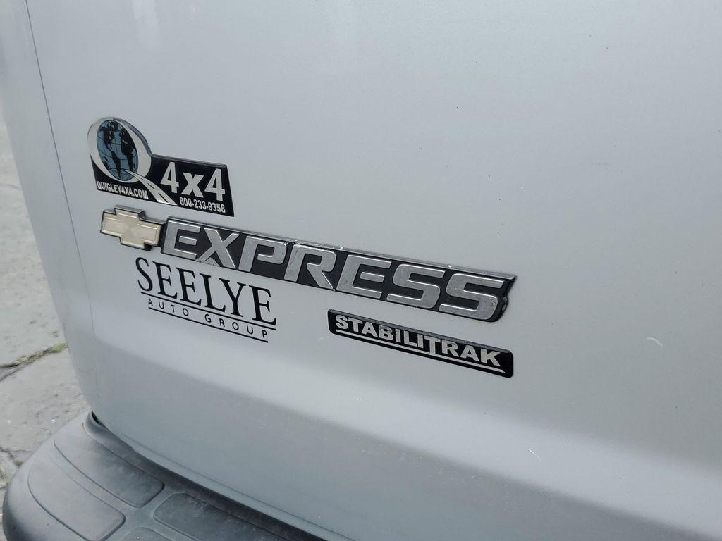 2016 /GREY Chevrolet Express LT 3500 (1GAZGMFG7G1) with an 6.0L V8 OHV 16V FFV engine, 6A transmission, located at 6064 Gull Rd, Kalamazoo, MI, 49048, (269) 222-0088, 42.328388, -85.512924 - <b>Summary</b><br>QUIGLEY 4X4 EXPLORER INTERIOR TRIM PACKAGE<br><br><b>Vehicle Details</b><br>QUIGLEY 4X4 EXPLORER INTERIOR TRIM PACKAGE Discover the perfect blend of power and comfort with our 2016 Chevrolet Express 3500 LS. This versatile van is ideal for both business and family needs, offering r - Photo#5