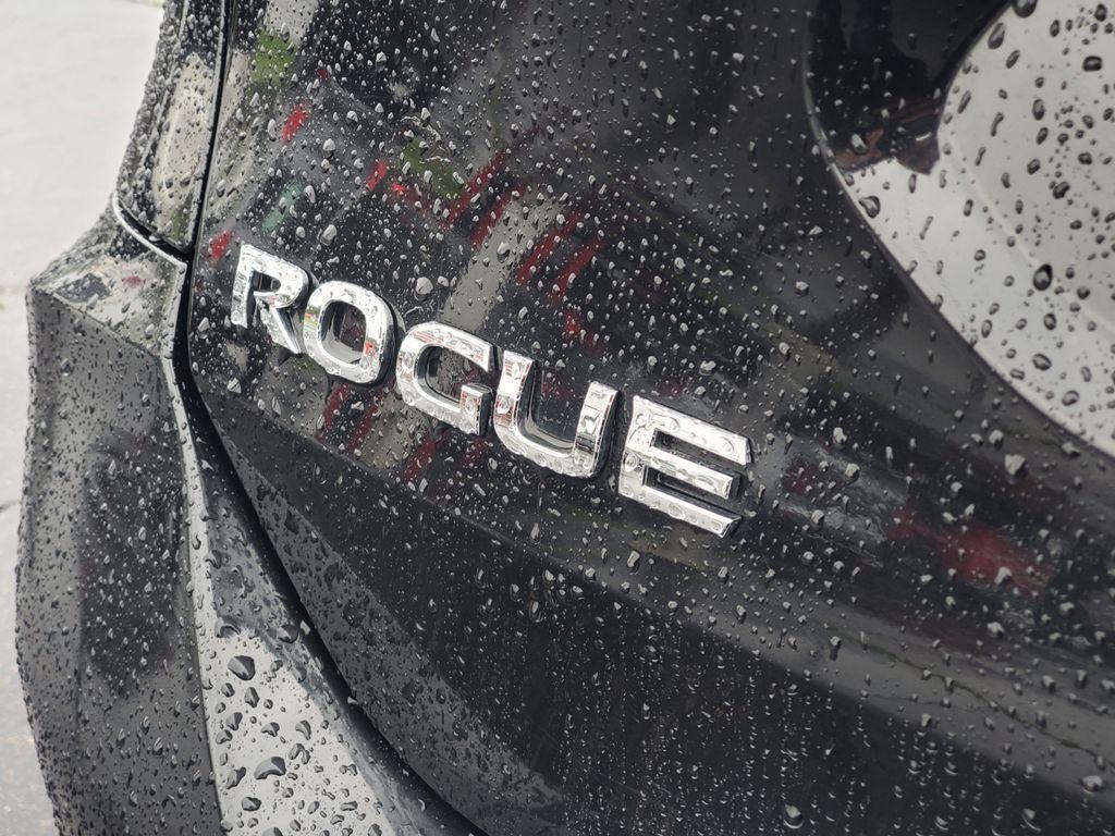 2019 Magnetic Black Pearl /Charcoal Nissan Rogue SV 2WD (5N1AT2MT4KC) with an 2.5L L4 DOHC 16V engine, CVT transmission, located at 6064 Gull Rd, Kalamazoo, MI, 49048, (269) 222-0088, 42.328388, -85.512924 - <b>Vehicle Details</b><br>Discover the pristine quality of the 2019 Nissan Rogue S, a remarkable blend of style, efficiency, and advanced technology. This meticulously maintained vehicle, with an astonishing 0 miles, offers the reliability and peace of mind you've been searching for. Equipped with a - Photo#5