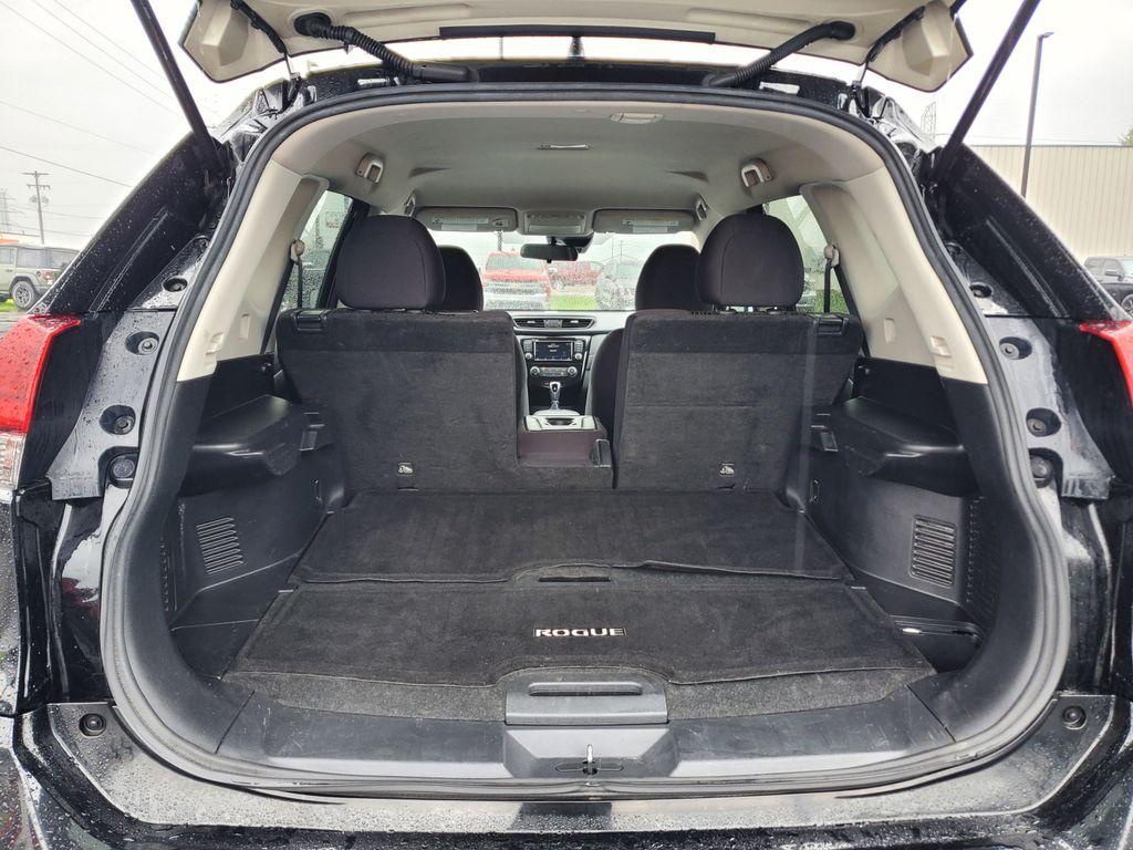 2019 Magnetic Black Pearl /Charcoal Nissan Rogue SV 2WD (5N1AT2MT4KC) with an 2.5L L4 DOHC 16V engine, CVT transmission, located at 6064 Gull Rd, Kalamazoo, MI, 49048, (269) 222-0088, 42.328388, -85.512924 - <b>Vehicle Details</b><br>Discover the pristine quality of the 2019 Nissan Rogue S, a remarkable blend of style, efficiency, and advanced technology. This meticulously maintained vehicle, with an astonishing 0 miles, offers the reliability and peace of mind you've been searching for. Equipped with a - Photo#7