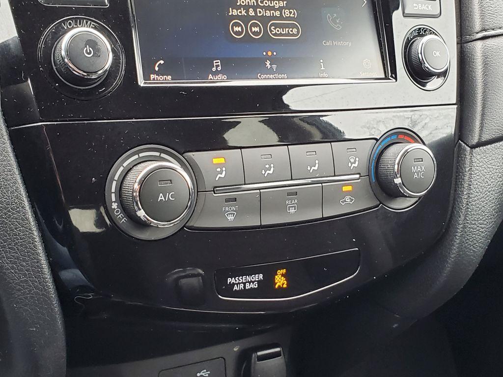 2019 Magnetic Black Pearl /Charcoal Nissan Rogue SV 2WD (5N1AT2MT4KC) with an 2.5L L4 DOHC 16V engine, CVT transmission, located at 6064 Gull Rd, Kalamazoo, MI, 49048, (269) 222-0088, 42.328388, -85.512924 - <b>Vehicle Details</b><br>Discover the pristine quality of the 2019 Nissan Rogue S, a remarkable blend of style, efficiency, and advanced technology. This meticulously maintained vehicle, with an astonishing 0 miles, offers the reliability and peace of mind you've been searching for. Equipped with a - Photo#20