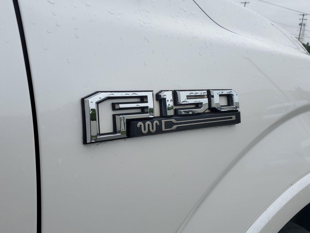2017 White Platinum Metallic Tri-Coat /Mesa Ford F-150 XLT SuperCrew 6.5-ft. Bed 4WD (1FTEW1EG4HF) with an 3.5L V6 TURBO engine, 6A transmission, located at 6064 Gull Rd, Kalamazoo, MI, 49048, (269) 222-0088, 42.328388, -85.512924 - <b>Summary</b><br>NAVIGATION PACKAGE Power Moonroof<br><br><b>Vehicle Details</b><br>Discover the perfect blend of power, style, and luxury with this stunning 2017 Ford F-150 King Ranch, the ultimate truck for those who crave adventure without sacrificing comfort! This powerhouse is equipped with a - Photo#6