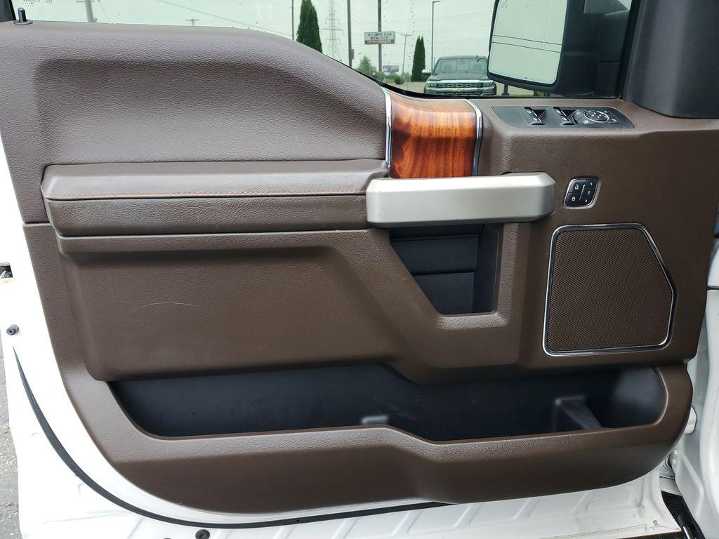 2017 White Platinum Metallic Tri-Coat /Mesa Ford F-150 XLT SuperCrew 6.5-ft. Bed 4WD (1FTEW1EG4HF) with an 3.5L V6 TURBO engine, 6A transmission, located at 6064 Gull Rd, Kalamazoo, MI, 49048, (269) 222-0088, 42.328388, -85.512924 - <b>Summary</b><br>NAVIGATION PACKAGE Power Moonroof<br><br><b>Vehicle Details</b><br>Discover the perfect blend of power, style, and luxury with this stunning 2017 Ford F-150 King Ranch, the ultimate truck for those who crave adventure without sacrificing comfort! This powerhouse is equipped with a - Photo#11