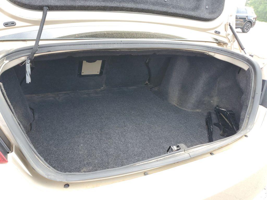2014 Cashmere Pearlcoat /Light Frost Beige/Black Chrysler 200 LX (1C3CCBAB7EN) with an 2.4L L4 DOHC 16V engine, 6-Speed Automatic transmission, located at 6064 Gull Rd, Kalamazoo, MI, 49048, (269) 222-0088, 42.328388, -85.512924 - Discover the impressive 2014 Chrysler 200 LX, a perfect blend of style and efficiency, now available at an unbeatable price. This well-maintained sedan, featuring a CARFAX Clean Report, offers confidence and peace of mind with every drive. Equipped with front-wheel drive and a robust 4-cylinder, 2.4 - Photo#2