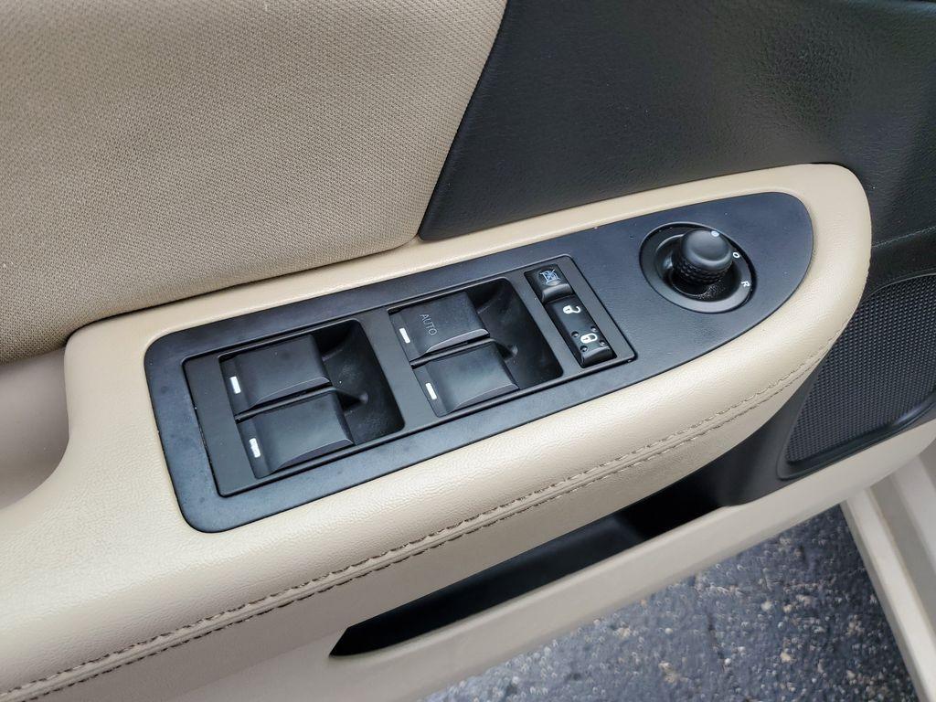 2014 Cashmere Pearlcoat /Light Frost Beige/Black Chrysler 200 LX (1C3CCBAB7EN) with an 2.4L L4 DOHC 16V engine, 6-Speed Automatic transmission, located at 6064 Gull Rd, Kalamazoo, MI, 49048, (269) 222-0088, 42.328388, -85.512924 - Discover the impressive 2014 Chrysler 200 LX, a perfect blend of style and efficiency, now available at an unbeatable price. This well-maintained sedan, featuring a CARFAX Clean Report, offers confidence and peace of mind with every drive. Equipped with front-wheel drive and a robust 4-cylinder, 2.4 - Photo#6