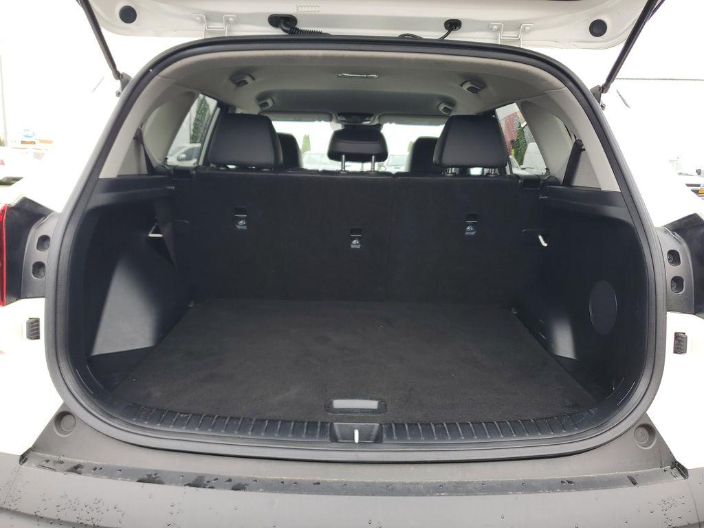2021 SNOW WHITE PEARL /Black Kia Seltos SX (KNDETCA24M7) with an 1.6L L4 DOHC 16V TURBO engine, CVT transmission, located at 6064 Gull Rd, Kalamazoo, MI, 49048, (269) 222-0088, 42.328388, -85.512924 - Experience the perfect blend of style, performance, and comfort with our 2021 Kia Seltos SX, now available for sale. With only 48,861 miles on the odometer, this versatile and reliable compact SUV is ready to take you on new adventures. Equipped with an efficient 4-cylinder, 1.6L engine and all-whee - Photo#7