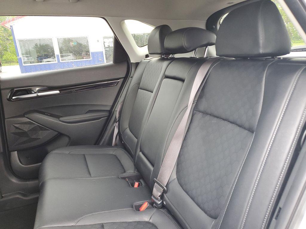 2021 SNOW WHITE PEARL /Black Kia Seltos SX (KNDETCA24M7) with an 1.6L L4 DOHC 16V TURBO engine, CVT transmission, located at 6064 Gull Rd, Kalamazoo, MI, 49048, (269) 222-0088, 42.328388, -85.512924 - Experience the perfect blend of style, performance, and comfort with our 2021 Kia Seltos SX, now available for sale. With only 48,861 miles on the odometer, this versatile and reliable compact SUV is ready to take you on new adventures. Equipped with an efficient 4-cylinder, 1.6L engine and all-whee - Photo#8