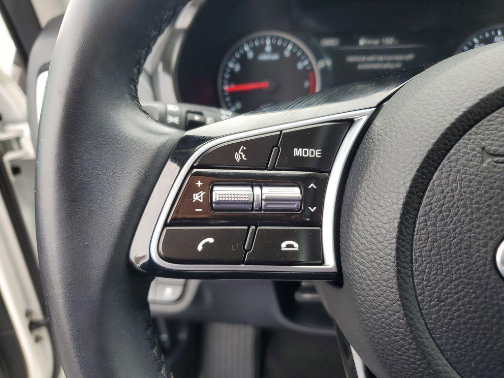 2021 SNOW WHITE PEARL /Black Kia Seltos SX (KNDETCA24M7) with an 1.6L L4 DOHC 16V TURBO engine, CVT transmission, located at 6064 Gull Rd, Kalamazoo, MI, 49048, (269) 222-0088, 42.328388, -85.512924 - Experience the perfect blend of style, performance, and comfort with our 2021 Kia Seltos SX, now available for sale. With only 48,861 miles on the odometer, this versatile and reliable compact SUV is ready to take you on new adventures. Equipped with an efficient 4-cylinder, 1.6L engine and all-whee - Photo#19
