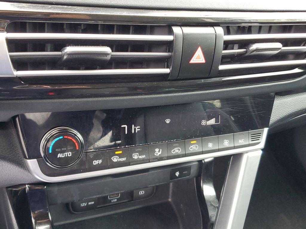 2021 SNOW WHITE PEARL /Black Kia Seltos SX (KNDETCA24M7) with an 1.6L L4 DOHC 16V TURBO engine, CVT transmission, located at 6064 Gull Rd, Kalamazoo, MI, 49048, (269) 222-0088, 42.328388, -85.512924 - Experience the perfect blend of style, performance, and comfort with our 2021 Kia Seltos SX, now available for sale. With only 48,861 miles on the odometer, this versatile and reliable compact SUV is ready to take you on new adventures. Equipped with an efficient 4-cylinder, 1.6L engine and all-whee - Photo#24