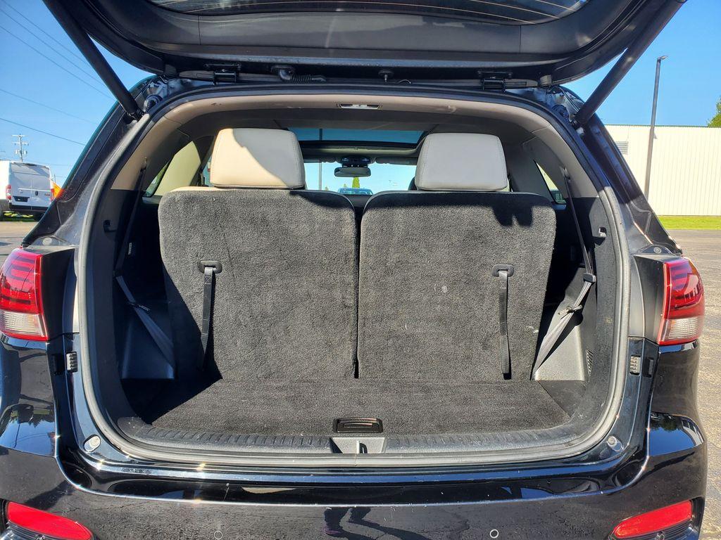 2020 Ebony Black /Stone Beige Kia Sorento EX V6 AWD (5XYPHDA52LG) with an 3.3L V6 DOHC 24V engine, 8A transmission, located at 6064 Gull Rd, Kalamazoo, MI, 49048, (269) 222-0088, 42.328388, -85.512924 - <b>Summary</b><br>Power Moonroof NAVIGATION PACKAGE<br><br><b>Vehicle Details</b><br>Introducing the 2020 Kia Sorento EX V6 AWD the perfect blend of power, luxury, and technology! This stunning SUV is designed to elevate your driving experience with its robust V6, 3.3L engine that delivers exhilara - Photo#7