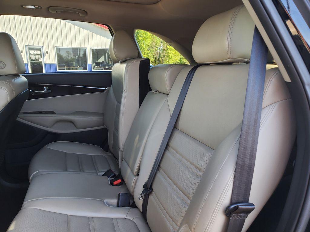 2020 Ebony Black /Stone Beige Kia Sorento EX V6 AWD (5XYPHDA52LG) with an 3.3L V6 DOHC 24V engine, 8A transmission, located at 6064 Gull Rd, Kalamazoo, MI, 49048, (269) 222-0088, 42.328388, -85.512924 - <b>Summary</b><br>Power Moonroof NAVIGATION PACKAGE<br><br><b>Vehicle Details</b><br>Introducing the 2020 Kia Sorento EX V6 AWD the perfect blend of power, luxury, and technology! This stunning SUV is designed to elevate your driving experience with its robust V6, 3.3L engine that delivers exhilara - Photo#9
