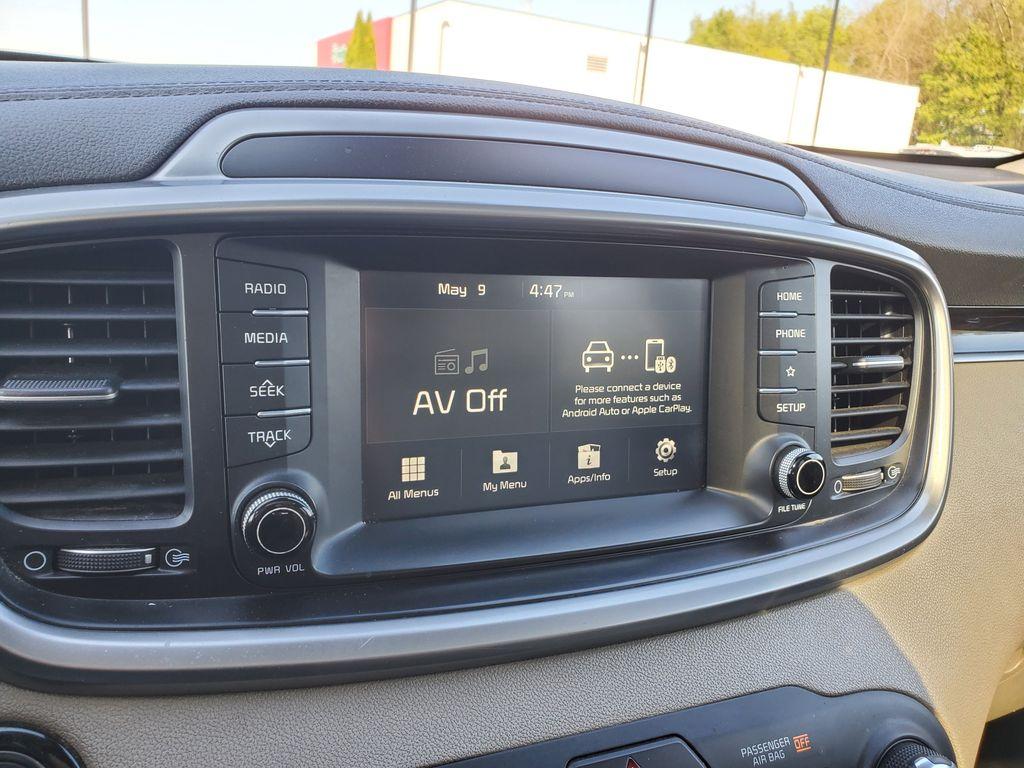 2020 Ebony Black /Stone Beige Kia Sorento EX V6 AWD (5XYPHDA52LG) with an 3.3L V6 DOHC 24V engine, 8A transmission, located at 6064 Gull Rd, Kalamazoo, MI, 49048, (269) 222-0088, 42.328388, -85.512924 - <b>Summary</b><br>Power Moonroof NAVIGATION PACKAGE<br><br><b>Vehicle Details</b><br>Introducing the 2020 Kia Sorento EX V6 AWD the perfect blend of power, luxury, and technology! This stunning SUV is designed to elevate your driving experience with its robust V6, 3.3L engine that delivers exhilara - Photo#23