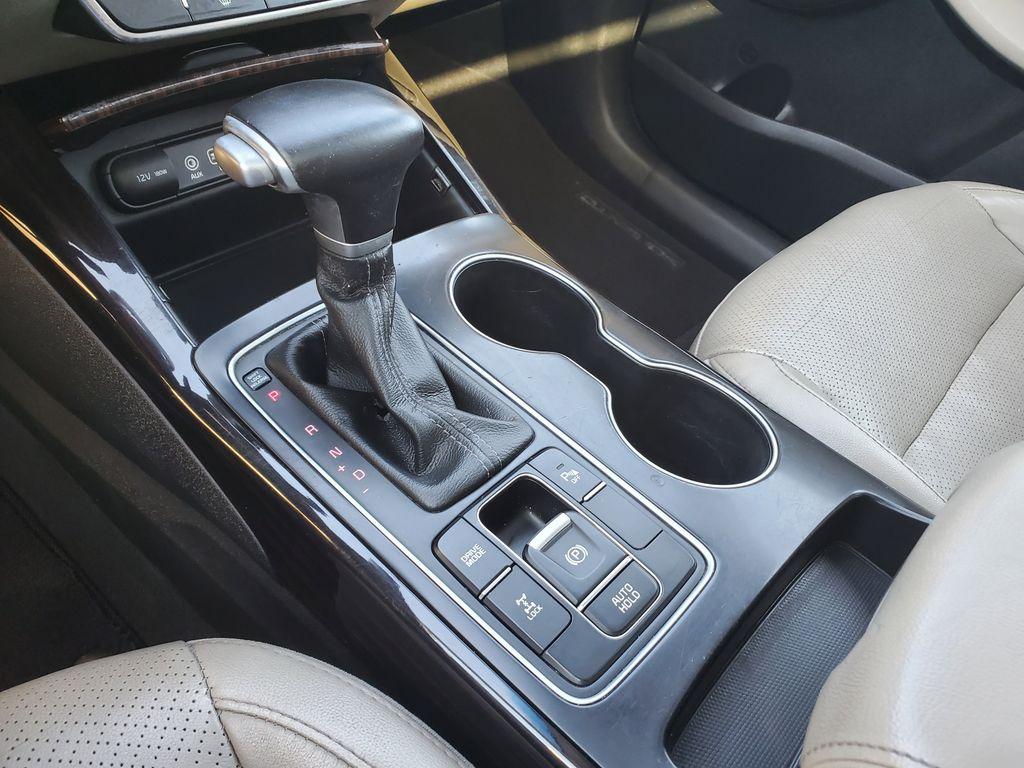 2020 Ebony Black /Stone Beige Kia Sorento EX V6 AWD (5XYPHDA52LG) with an 3.3L V6 DOHC 24V engine, 8A transmission, located at 6064 Gull Rd, Kalamazoo, MI, 49048, (269) 222-0088, 42.328388, -85.512924 - <b>Summary</b><br>Power Moonroof NAVIGATION PACKAGE<br><br><b>Vehicle Details</b><br>Introducing the 2020 Kia Sorento EX V6 AWD the perfect blend of power, luxury, and technology! This stunning SUV is designed to elevate your driving experience with its robust V6, 3.3L engine that delivers exhilara - Photo#26