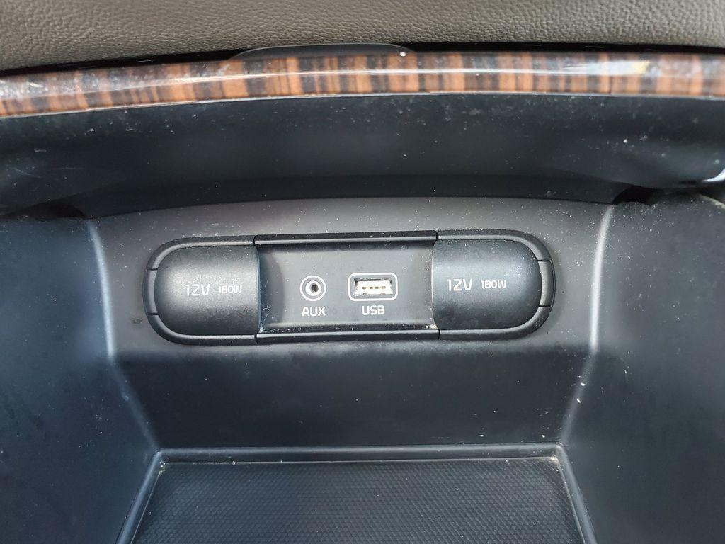 2020 Ebony Black /Stone Beige Kia Sorento EX V6 AWD (5XYPHDA52LG) with an 3.3L V6 DOHC 24V engine, 8A transmission, located at 6064 Gull Rd, Kalamazoo, MI, 49048, (269) 222-0088, 42.328388, -85.512924 - <b>Summary</b><br>Power Moonroof NAVIGATION PACKAGE<br><br><b>Vehicle Details</b><br>Introducing the 2020 Kia Sorento EX V6 AWD the perfect blend of power, luxury, and technology! This stunning SUV is designed to elevate your driving experience with its robust V6, 3.3L engine that delivers exhilara - Photo#28