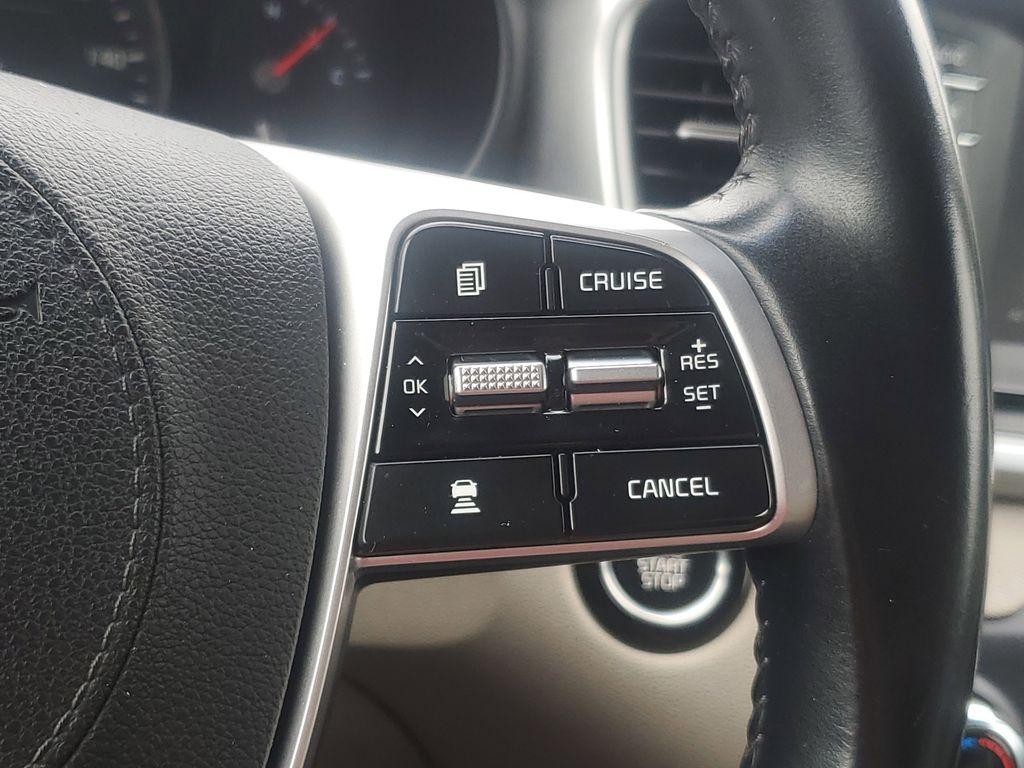 2020 Ebony Black /Stone Beige Kia Sorento EX V6 AWD (5XYPHDA52LG) with an 3.3L V6 DOHC 24V engine, 8A transmission, located at 234 Columbia Ave, Battle Creek, MI, 49015, (269) 222-0088, 42.298264, -85.192543 - <b>Summary</b><br>Power Moonroof NAVIGATION PACKAGE<br><br><b>Vehicle Details</b><br>Introducing the 2020 Kia Sorento EX V6 AWD the perfect blend of power, luxury, and technology! This stunning SUV is designed to elevate your driving experience with its robust V6, 3.3L engine that delivers exhilara - Photo#15