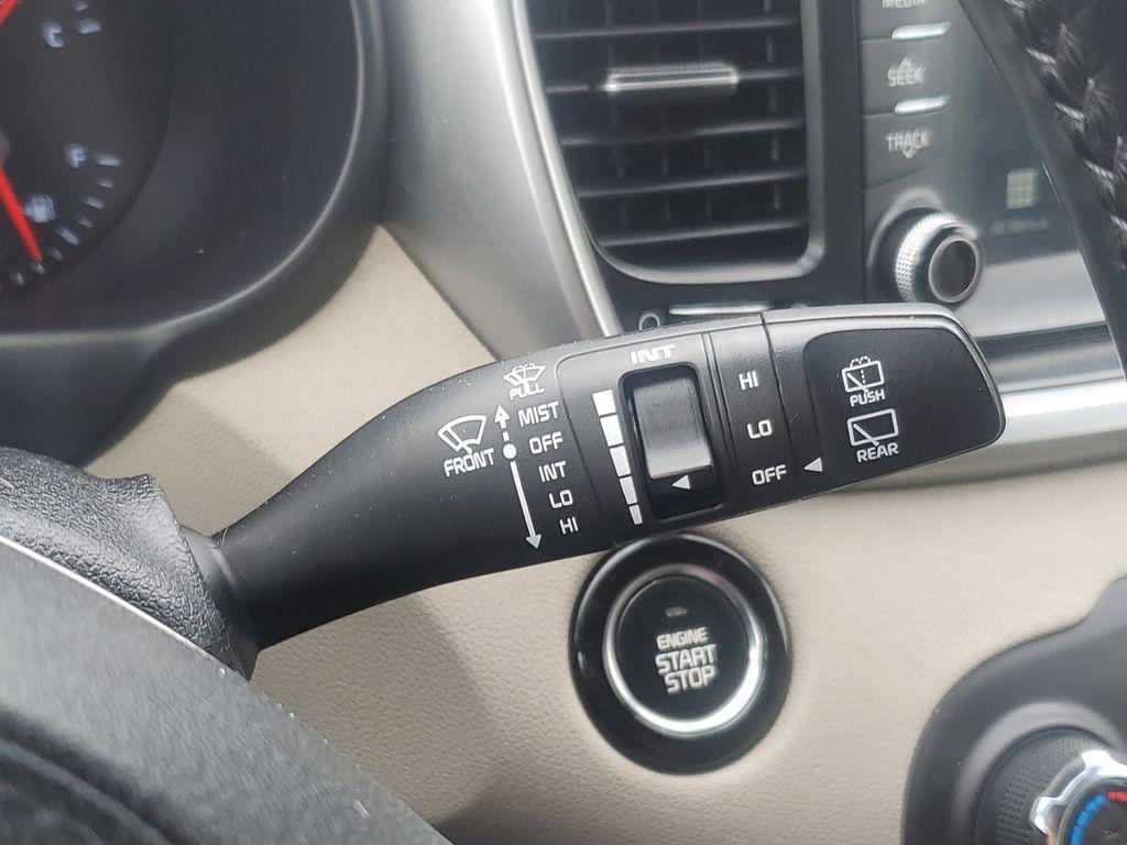 2020 Ebony Black /Stone Beige Kia Sorento EX V6 AWD (5XYPHDA52LG) with an 3.3L V6 DOHC 24V engine, 8A transmission, located at 234 Columbia Ave, Battle Creek, MI, 49015, (269) 222-0088, 42.298264, -85.192543 - <b>Summary</b><br>Power Moonroof NAVIGATION PACKAGE<br><br><b>Vehicle Details</b><br>Introducing the 2020 Kia Sorento EX V6 AWD the perfect blend of power, luxury, and technology! This stunning SUV is designed to elevate your driving experience with its robust V6, 3.3L engine that delivers exhilara - Photo#17