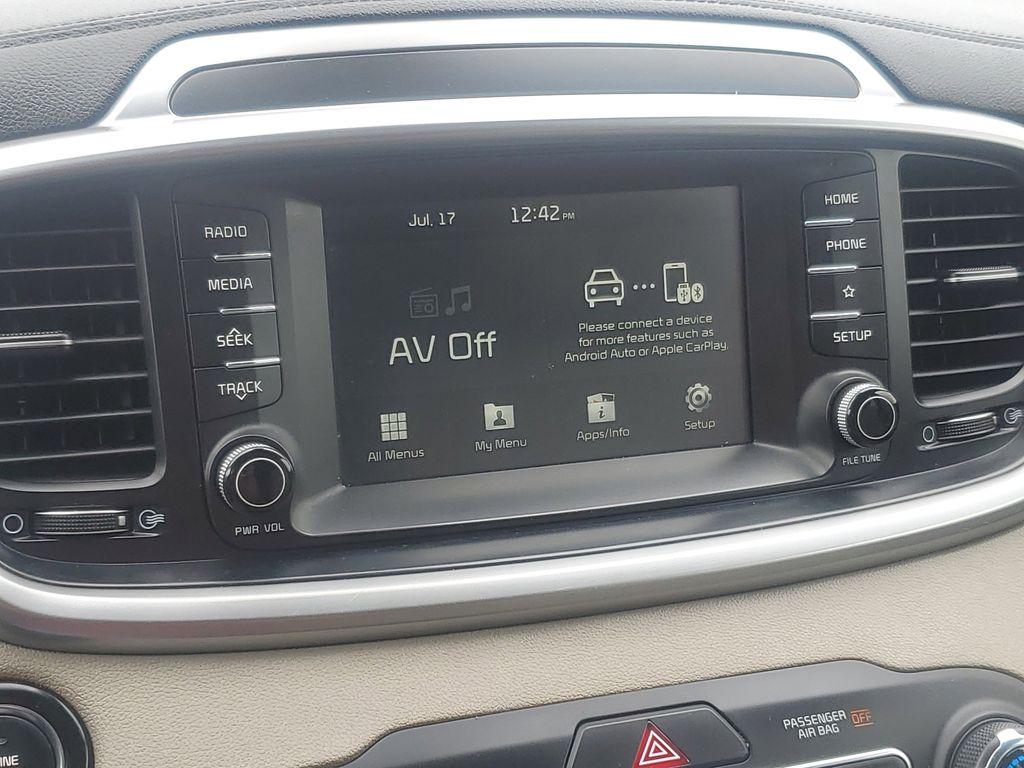 2020 Ebony Black /Stone Beige Kia Sorento EX V6 AWD (5XYPHDA52LG) with an 3.3L V6 DOHC 24V engine, 8A transmission, located at 234 Columbia Ave, Battle Creek, MI, 49015, (269) 222-0088, 42.298264, -85.192543 - <b>Summary</b><br>Power Moonroof NAVIGATION PACKAGE<br><br><b>Vehicle Details</b><br>Introducing the 2020 Kia Sorento EX V6 AWD the perfect blend of power, luxury, and technology! This stunning SUV is designed to elevate your driving experience with its robust V6, 3.3L engine that delivers exhilara - Photo#18