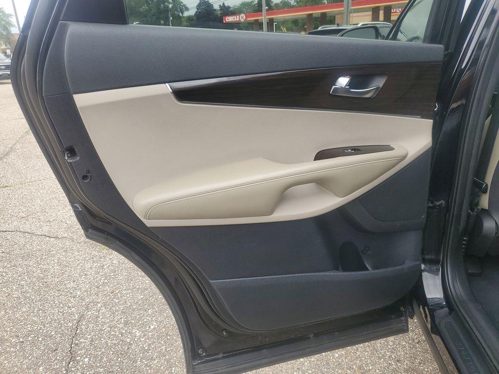 2020 Ebony Black /Stone Beige Kia Sorento EX V6 AWD (5XYPHDA52LG) with an 3.3L V6 DOHC 24V engine, 8A transmission, located at 234 Columbia Ave, Battle Creek, MI, 49015, (269) 222-0088, 42.298264, -85.192543 - <b>Summary</b><br>Power Moonroof NAVIGATION PACKAGE<br><br><b>Vehicle Details</b><br>Introducing the 2020 Kia Sorento EX V6 AWD the perfect blend of power, luxury, and technology! This stunning SUV is designed to elevate your driving experience with its robust V6, 3.3L engine that delivers exhilara - Photo#23