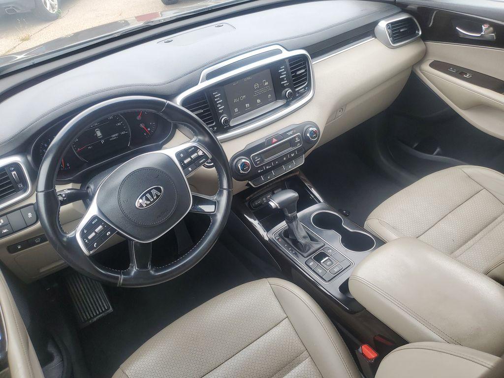 2020 Ebony Black /Stone Beige Kia Sorento EX V6 AWD (5XYPHDA52LG) with an 3.3L V6 DOHC 24V engine, 8A transmission, located at 234 Columbia Ave, Battle Creek, MI, 49015, (269) 222-0088, 42.298264, -85.192543 - <b>Summary</b><br>Power Moonroof NAVIGATION PACKAGE<br><br><b>Vehicle Details</b><br>Introducing the 2020 Kia Sorento EX V6 AWD the perfect blend of power, luxury, and technology! This stunning SUV is designed to elevate your driving experience with its robust V6, 3.3L engine that delivers exhilara - Photo#25