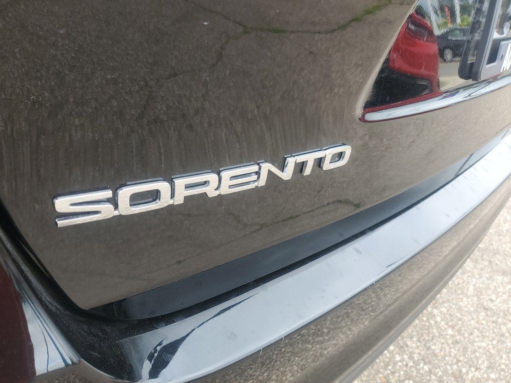 2020 Ebony Black /Stone Beige Kia Sorento EX V6 AWD (5XYPHDA52LG) with an 3.3L V6 DOHC 24V engine, 8A transmission, located at 234 Columbia Ave, Battle Creek, MI, 49015, (269) 222-0088, 42.298264, -85.192543 - <b>Summary</b><br>Power Moonroof NAVIGATION PACKAGE<br><br><b>Vehicle Details</b><br>Introducing the 2020 Kia Sorento EX V6 AWD the perfect blend of power, luxury, and technology! This stunning SUV is designed to elevate your driving experience with its robust V6, 3.3L engine that delivers exhilara - Photo#28