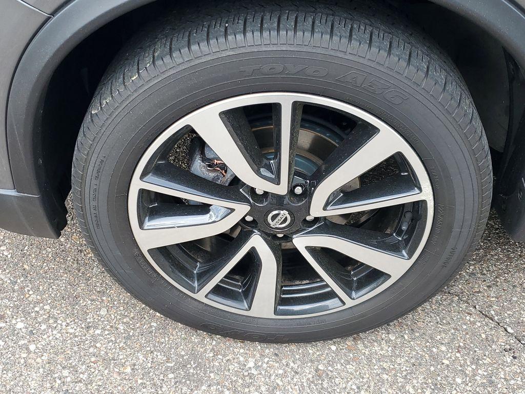 2019 Gun Metallic /Charcoal Nissan Rogue S AWD (5N1AT2MV1KC) with an 2.5L L4 DOHC 16V engine, CVT transmission, located at 234 Columbia Ave, Battle Creek, MI, 49015, (269) 222-0088, 42.298264, -85.192543 - <b>Vehicle Details</b><br>Discover the perfect blend of style, comfort, and performance with this exceptional 2019 Nissan Rogue SL. Ideal for those who crave reliability and advanced features, this vehicle is equipped with an efficient 4-cylinder, 2.5L engine and all-wheel drive, ensuring a smooth a - Photo#4