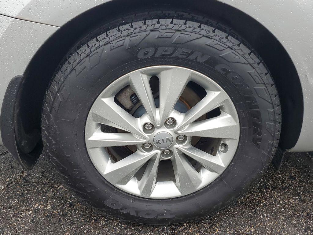 2016 Bright Silver Metallic /Gray Kia Sedona L (KNDMA5C1XG6) with an 3.3L V6 DOHC 24V engine, 6A transmission, located at 6064 Gull Rd, Kalamazoo, MI, 49048, (269) 222-0088, 42.328388, -85.512924 - Discover the 2016 Kia Sedona L, a versatile minivan that combines practicality with performance. This well-maintained vehicle comes equipped with front-wheel drive and a robust V6, 3.3L engine, offering a smooth and responsive driving experience ideal for both city commutes and long road trips.<br>< - Photo#4