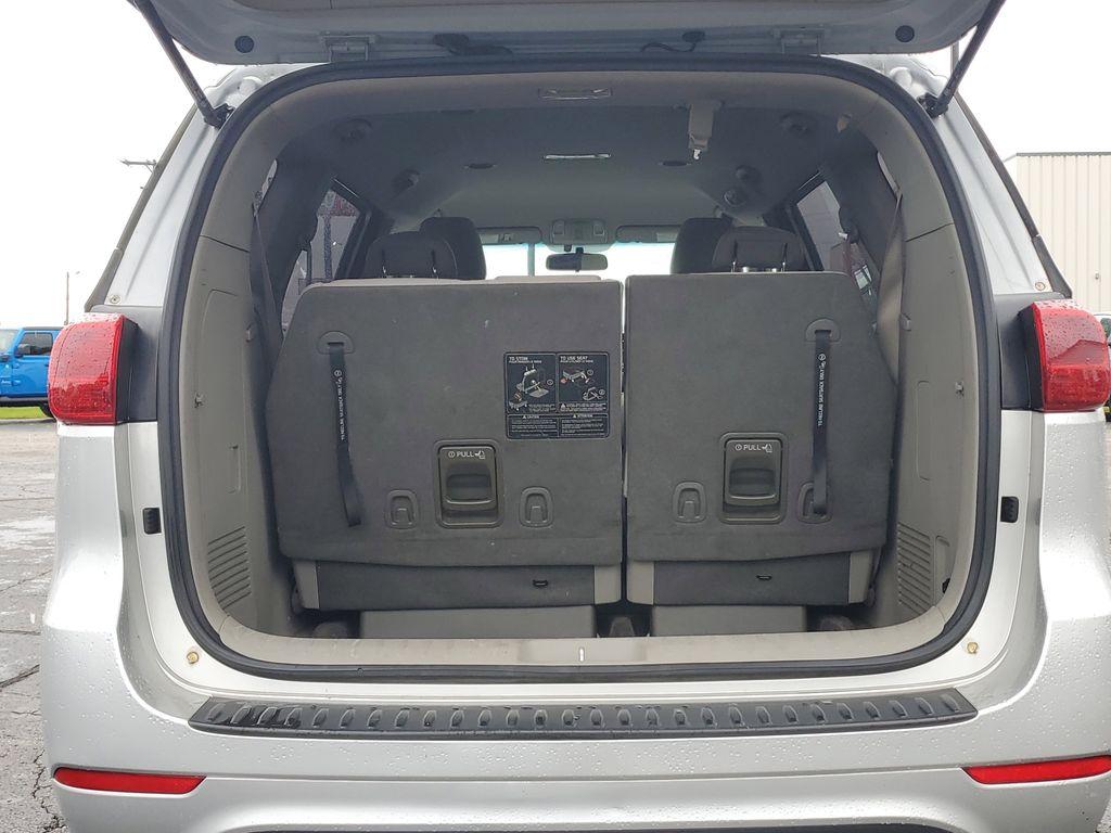 2016 Bright Silver Metallic /Gray Kia Sedona L (KNDMA5C1XG6) with an 3.3L V6 DOHC 24V engine, 6A transmission, located at 6064 Gull Rd, Kalamazoo, MI, 49048, (269) 222-0088, 42.328388, -85.512924 - Discover the 2016 Kia Sedona L, a versatile minivan that combines practicality with performance. This well-maintained vehicle comes equipped with front-wheel drive and a robust V6, 3.3L engine, offering a smooth and responsive driving experience ideal for both city commutes and long road trips.<br>< - Photo#5