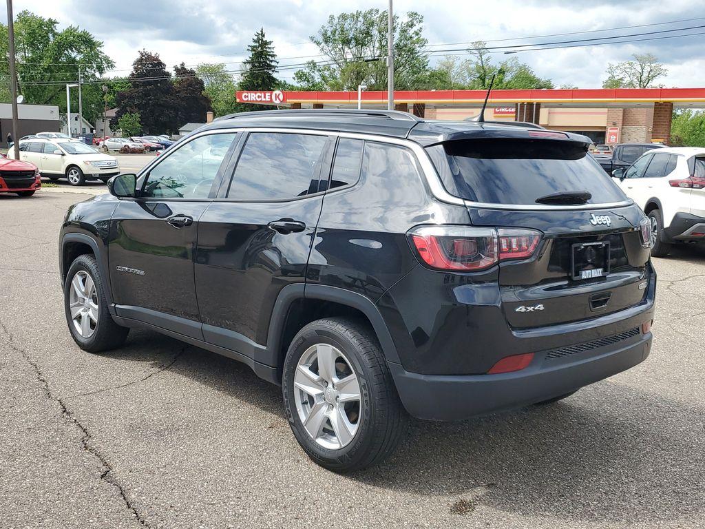 2022 Diamond Black Crystal Pearlcoat /Black Jeep Compass Latitude 4WD (3C4NJDBB5NT) with an 2.4L L4 DOHC 16V engine, 9-speed automatic transmission, located at 234 Columbia Ave, Battle Creek, MI, 49015, (269) 222-0088, 42.298264, -85.192543 - <b>Vehicle Details</b><br>Experience the perfect blend of style, performance, and technology with this exceptional 2022 Jeep Compass Latitude. Designed to conquer both city streets and off-road trails, this versatile SUV features a robust 4WD system paired with a fuel-efficient 4-cylinder, 2.4L engi - Photo#2