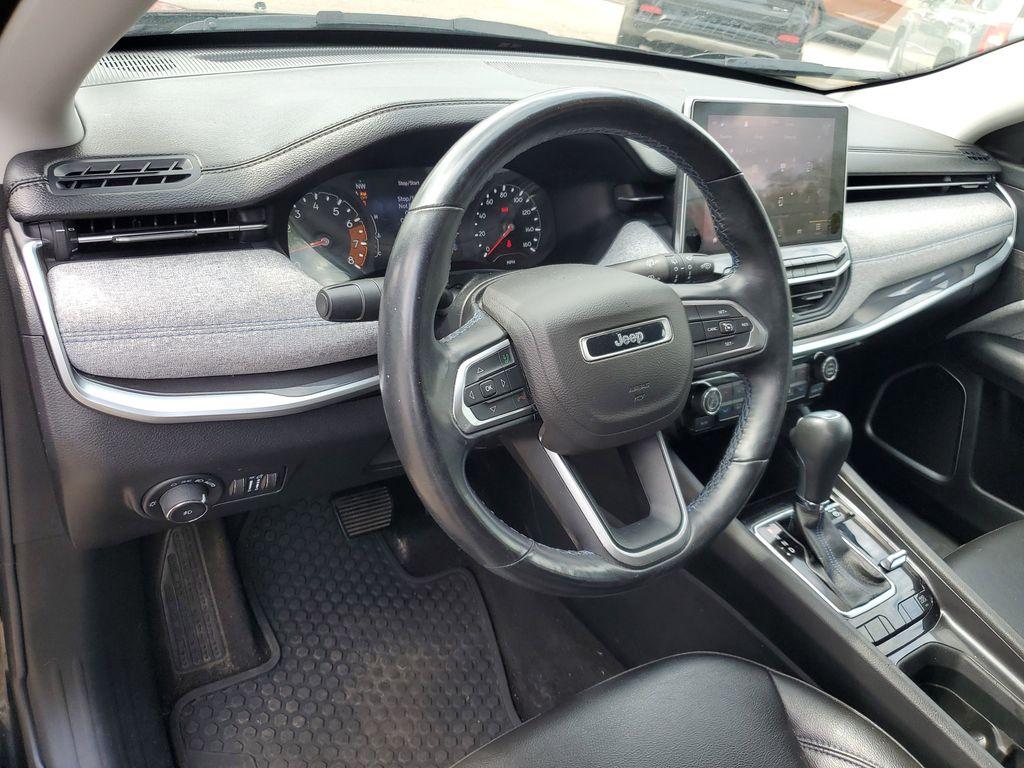 2022 Diamond Black Crystal Pearlcoat /Black Jeep Compass Latitude 4WD (3C4NJDBB5NT) with an 2.4L L4 DOHC 16V engine, 9-speed automatic transmission, located at 234 Columbia Ave, Battle Creek, MI, 49015, (269) 222-0088, 42.298264, -85.192543 - <b>Vehicle Details</b><br>Experience the perfect blend of style, performance, and technology with this exceptional 2022 Jeep Compass Latitude. Designed to conquer both city streets and off-road trails, this versatile SUV features a robust 4WD system paired with a fuel-efficient 4-cylinder, 2.4L engi - Photo#10