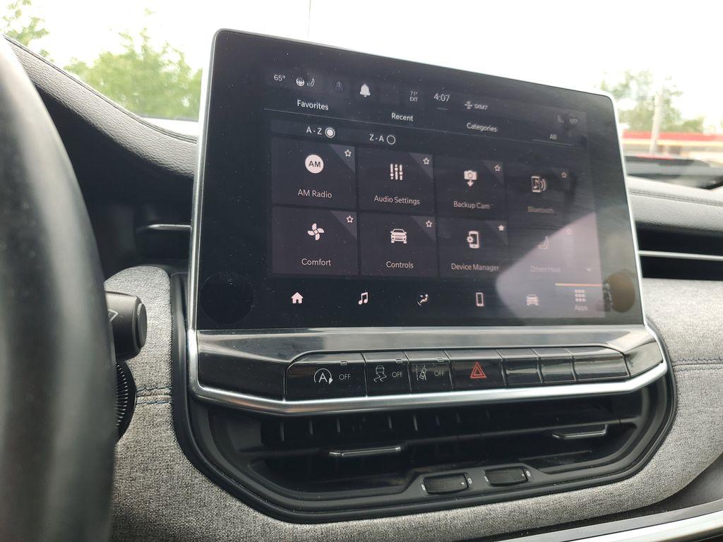 2022 Diamond Black Crystal Pearlcoat /Black Jeep Compass Latitude 4WD (3C4NJDBB5NT) with an 2.4L L4 DOHC 16V engine, 9-speed automatic transmission, located at 234 Columbia Ave, Battle Creek, MI, 49015, (269) 222-0088, 42.298264, -85.192543 - <b>Vehicle Details</b><br>Experience the perfect blend of style, performance, and technology with this exceptional 2022 Jeep Compass Latitude. Designed to conquer both city streets and off-road trails, this versatile SUV features a robust 4WD system paired with a fuel-efficient 4-cylinder, 2.4L engi - Photo#18