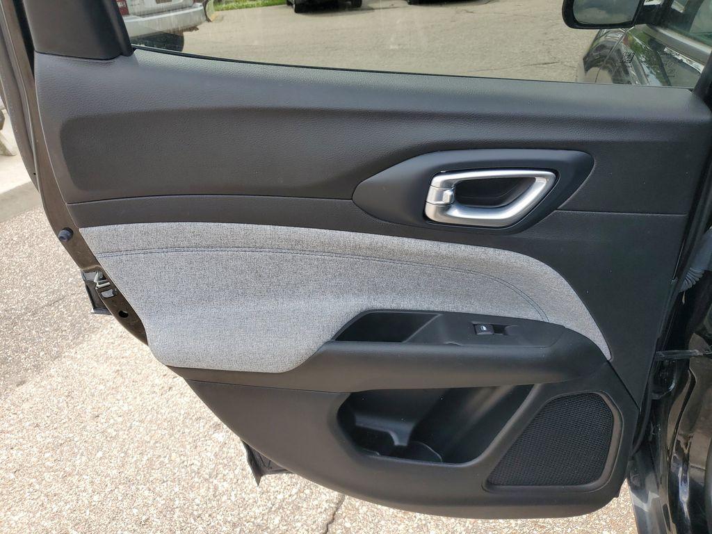 2022 Diamond Black Crystal Pearlcoat /Black Jeep Compass Latitude 4WD (3C4NJDBB5NT) with an 2.4L L4 DOHC 16V engine, 9-speed automatic transmission, located at 234 Columbia Ave, Battle Creek, MI, 49015, (269) 222-0088, 42.298264, -85.192543 - <b>Vehicle Details</b><br>Experience the perfect blend of style, performance, and technology with this exceptional 2022 Jeep Compass Latitude. Designed to conquer both city streets and off-road trails, this versatile SUV features a robust 4WD system paired with a fuel-efficient 4-cylinder, 2.4L engi - Photo#23