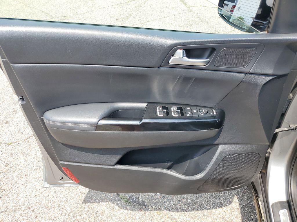 2020 Steel Gray /Black Kia Sportage S AWD (KNDP6CAC5L7) with an 2.4L V6 DOHC 24V engine, 6A transmission, located at 234 Columbia Ave, Battle Creek, MI, 49015, (269) 222-0088, 42.298264, -85.192543 - <b>Vehicle Details</b><br>Get ready to elevate your driving experience with this stunning 2020 Kia Sportage S, equipped with All-Wheel Drive and a robust 4-cylinder, 2.4L engine. This versatile SUV is perfect for those who crave adventure and demand performance without compromising on style. Step - Photo#6