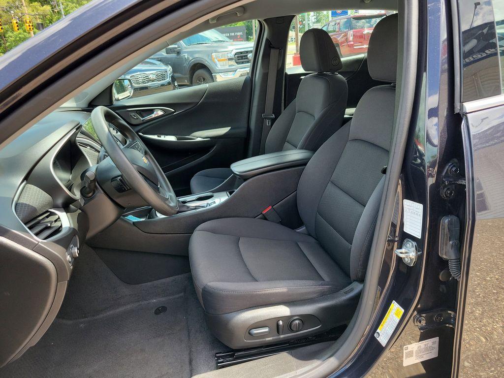 2023 Dark Ash Metallic /Jet Black Chevrolet Malibu 1LT (1G1ZD5ST2PF) with an 1.5L L4 DOHC 16V engine, 6A transmission, located at 234 Columbia Ave, Battle Creek, MI, 49015, (269) 222-0088, 42.298264, -85.192543 - <b>Vehicle Details</b><br>Experience the perfect blend of style, efficiency, and modern technology with this 2023 Chevrolet Malibu LT. This front-wheel-drive sedan is powered by a responsive 1.5L 4-cylinder engine, delivering a balance of performance and fuel efficiency that's ideal for both city co - Photo#7
