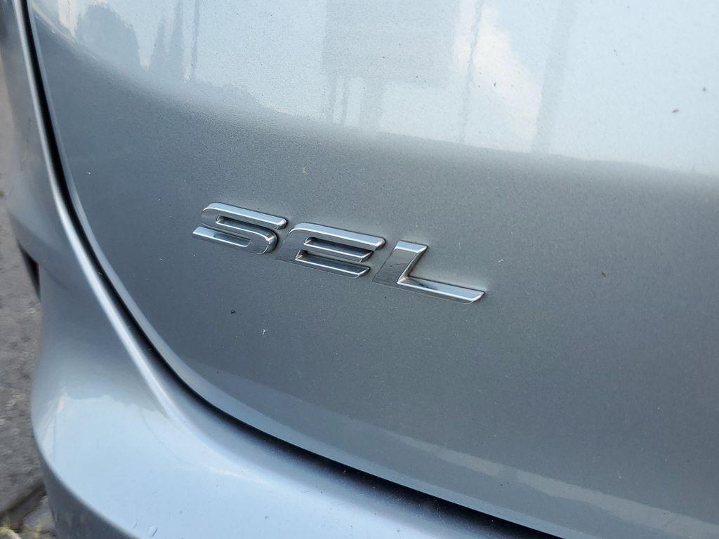 2022 Iconic Silver Metallic /Ebony Ford Edge SEL AWD (2FMPK4J93NB) with an 2.0L L4 DOHC 16V engine, 6A transmission, located at 6064 Gull Rd, Kalamazoo, MI, 49048, (269) 222-0088, 42.328388, -85.512924 - Discover the impressive 2022 Ford Edge SEL with AWD, a vehicle that seamlessly blends performance and sophistication. This stylish SUV is equipped with a robust 4-cylinder, 2.0L engine, providing a smooth and efficient driving experience. Its AWD capability ensures exceptional handling and stability - Photo#6