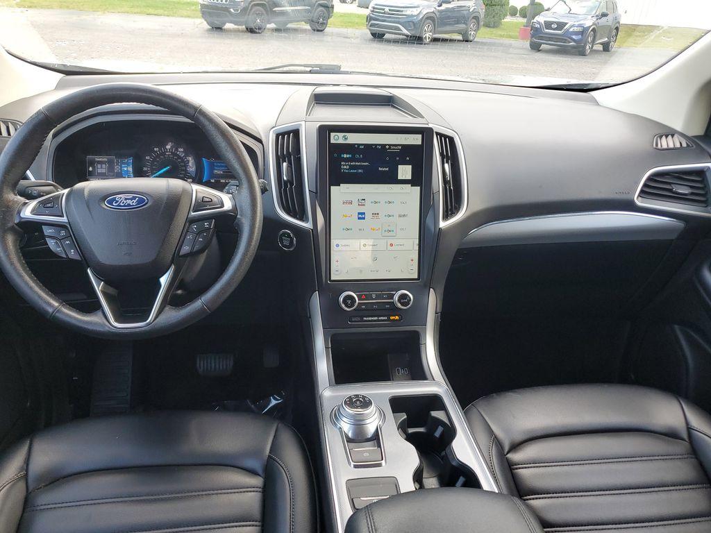 2022 Iconic Silver Metallic /Ebony Ford Edge SEL AWD (2FMPK4J93NB) with an 2.0L L4 DOHC 16V engine, 6A transmission, located at 6064 Gull Rd, Kalamazoo, MI, 49048, (269) 222-0088, 42.328388, -85.512924 - Discover the impressive 2022 Ford Edge SEL with AWD, a vehicle that seamlessly blends performance and sophistication. This stylish SUV is equipped with a robust 4-cylinder, 2.0L engine, providing a smooth and efficient driving experience. Its AWD capability ensures exceptional handling and stability - Photo#10