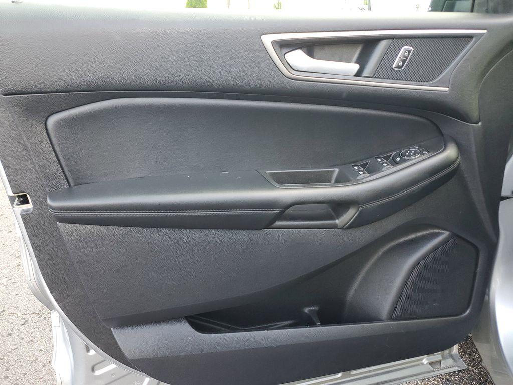 2022 Iconic Silver Metallic /Ebony Ford Edge SEL AWD (2FMPK4J93NB) with an 2.0L L4 DOHC 16V engine, 6A transmission, located at 6064 Gull Rd, Kalamazoo, MI, 49048, (269) 222-0088, 42.328388, -85.512924 - Discover the impressive 2022 Ford Edge SEL with AWD, a vehicle that seamlessly blends performance and sophistication. This stylish SUV is equipped with a robust 4-cylinder, 2.0L engine, providing a smooth and efficient driving experience. Its AWD capability ensures exceptional handling and stability - Photo#12