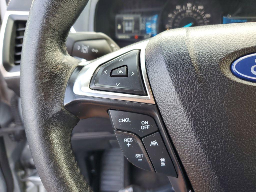 2022 Iconic Silver Metallic /Ebony Ford Edge SEL AWD (2FMPK4J93NB) with an 2.0L L4 DOHC 16V engine, 6A transmission, located at 6064 Gull Rd, Kalamazoo, MI, 49048, (269) 222-0088, 42.328388, -85.512924 - Discover the impressive 2022 Ford Edge SEL with AWD, a vehicle that seamlessly blends performance and sophistication. This stylish SUV is equipped with a robust 4-cylinder, 2.0L engine, providing a smooth and efficient driving experience. Its AWD capability ensures exceptional handling and stability - Photo#19
