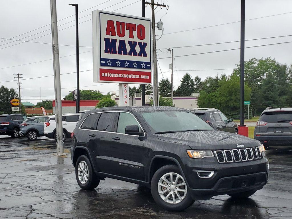 photo of 2022 Jeep Grand Cherokee Laredo E 4WD